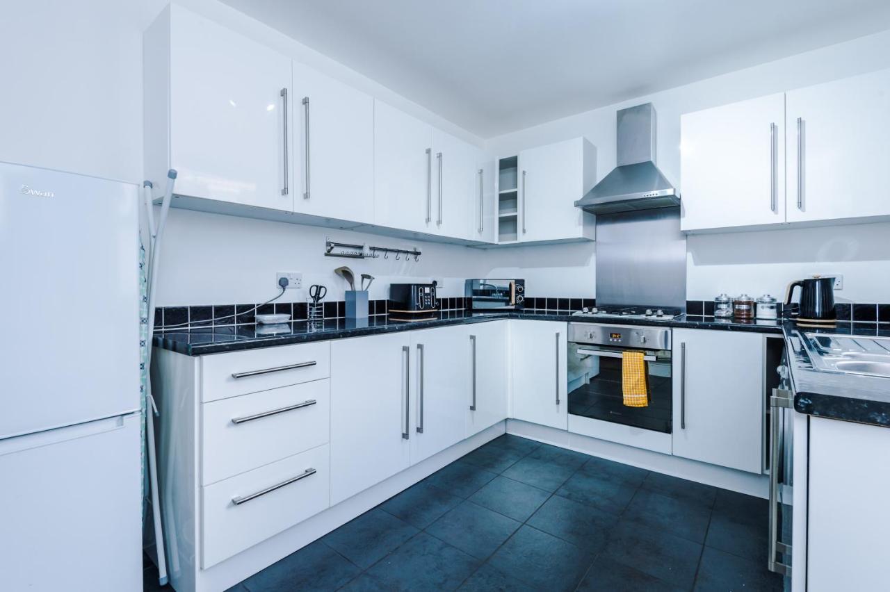 Finchley House Lovely House In Anfield, 2 Minutes Walk From The Stadium, Parking And Wifi Villa Liverpool Esterno foto