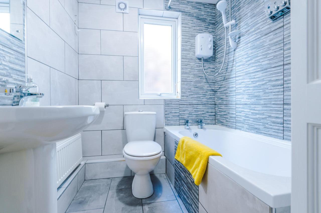 Finchley House Lovely House In Anfield, 2 Minutes Walk From The Stadium, Parking And Wifi Villa Liverpool Esterno foto