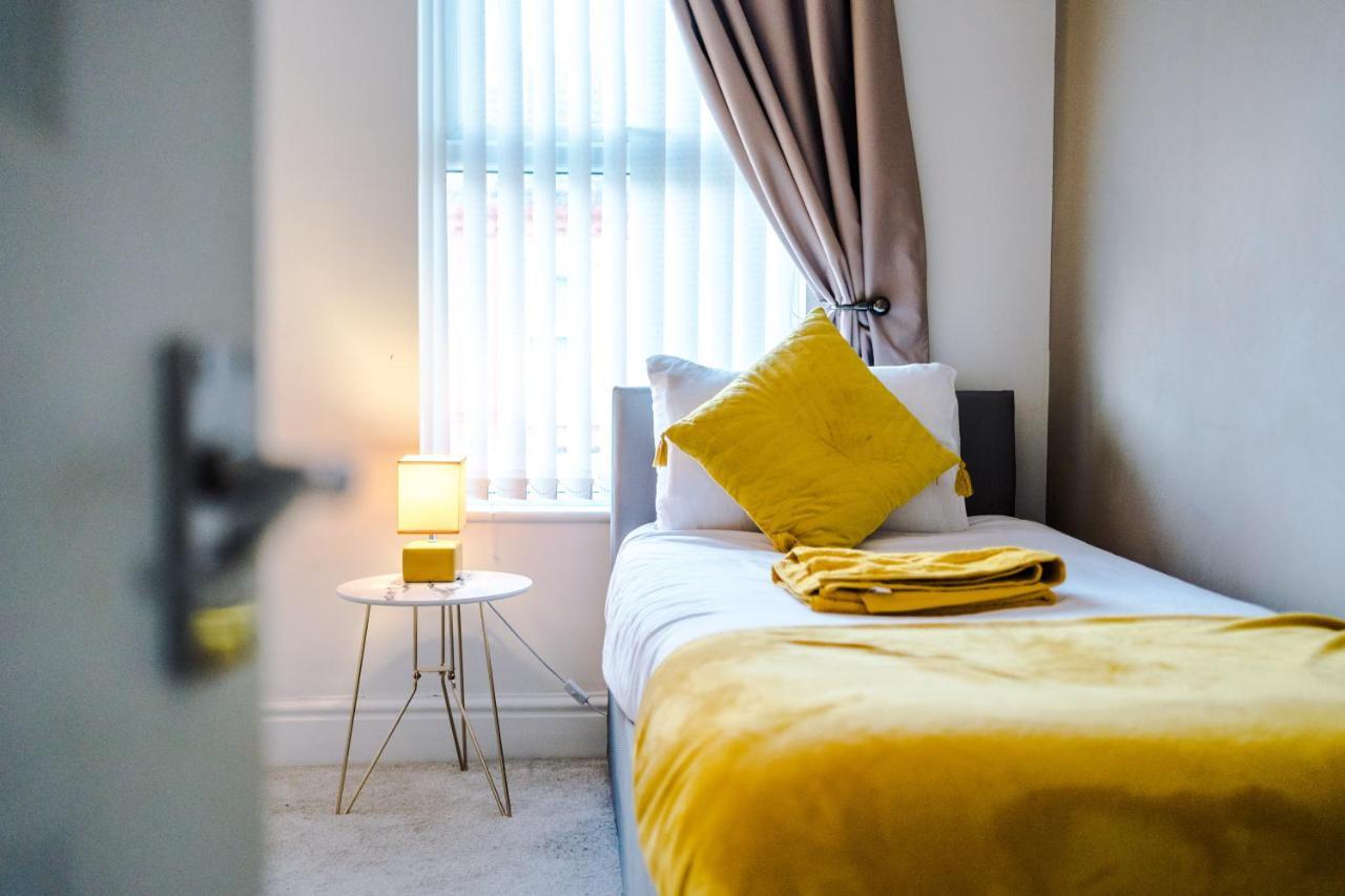 Finchley House Lovely House In Anfield, 2 Minutes Walk From The Stadium, Parking And Wifi Villa Liverpool Esterno foto